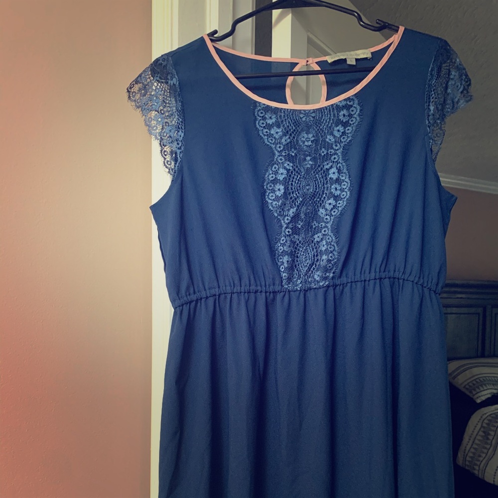 Kimi and Kai maternity dress